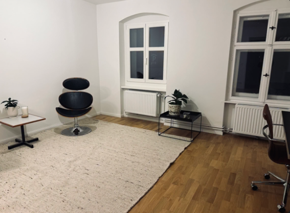 Schöner Heller Raum in Berlin Neukölln