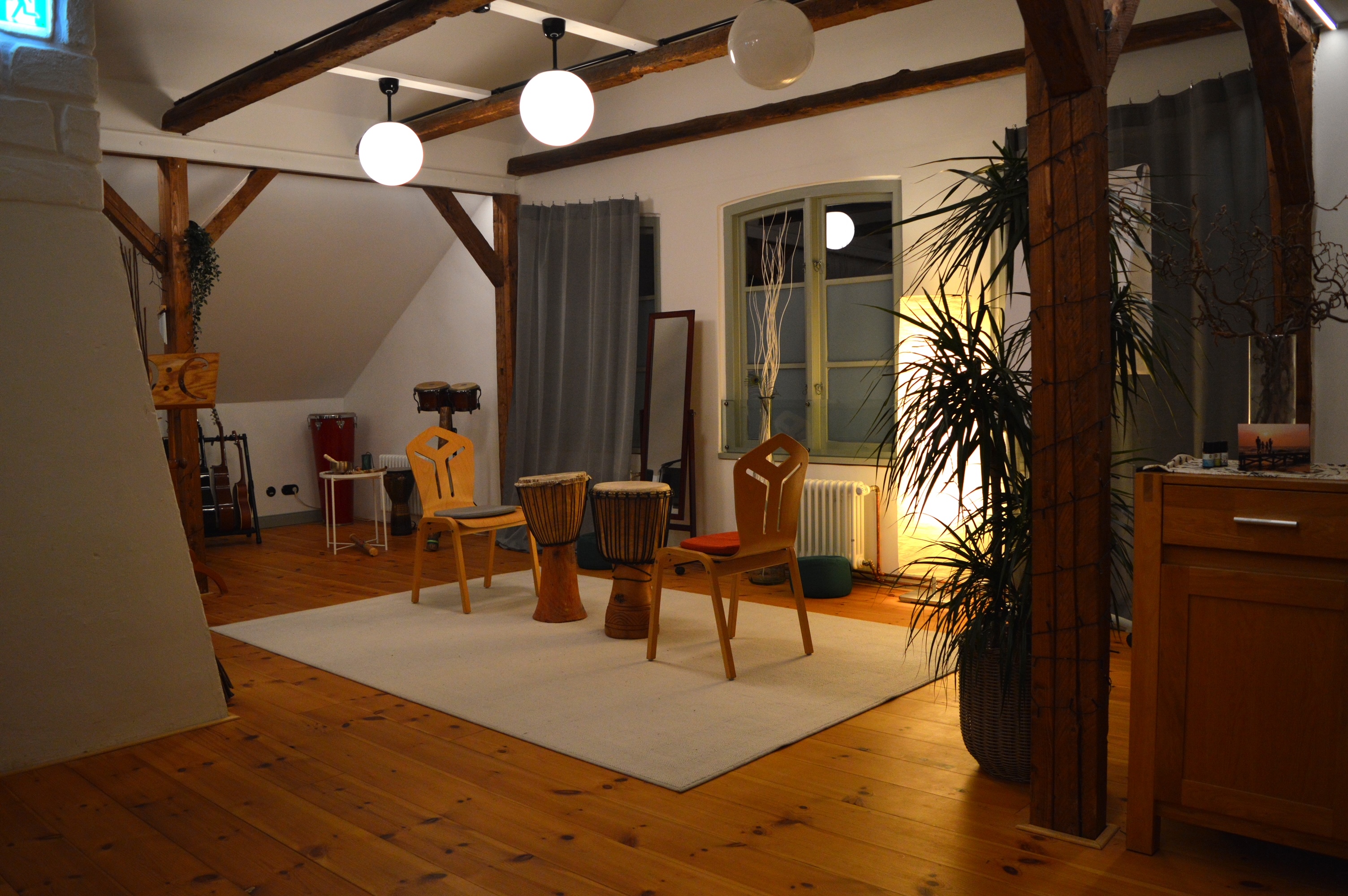 Praxisraum für Therapie, Coaching und Körperarbeit und Musik