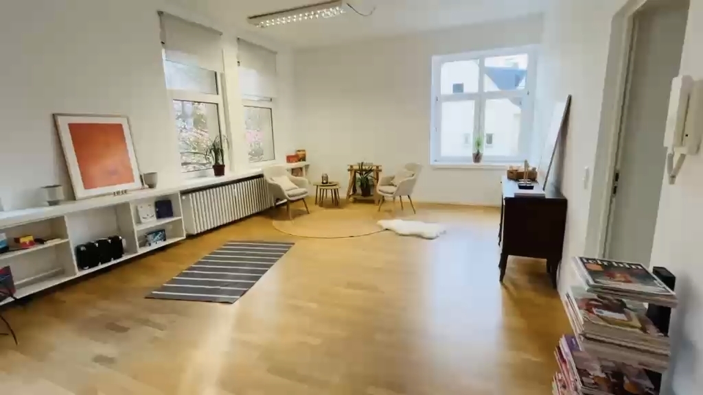 Großzügige Praxisräume in Köln-Ehrenfeld zur Untermiete